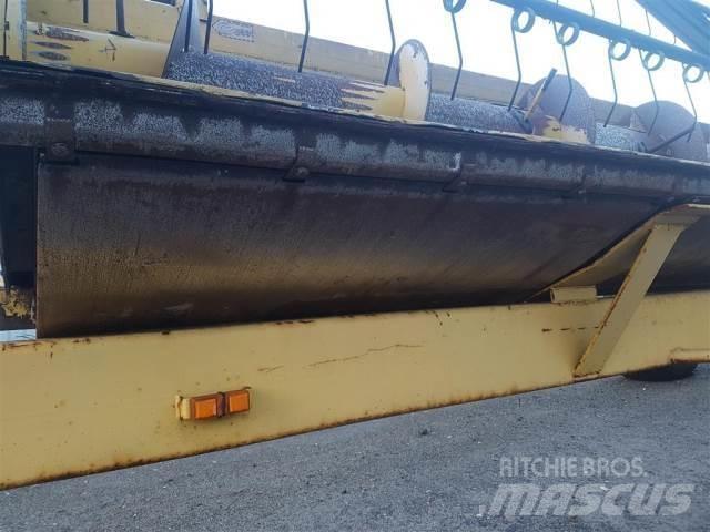 New Holland 24 Dodatna oprema za kombajne
