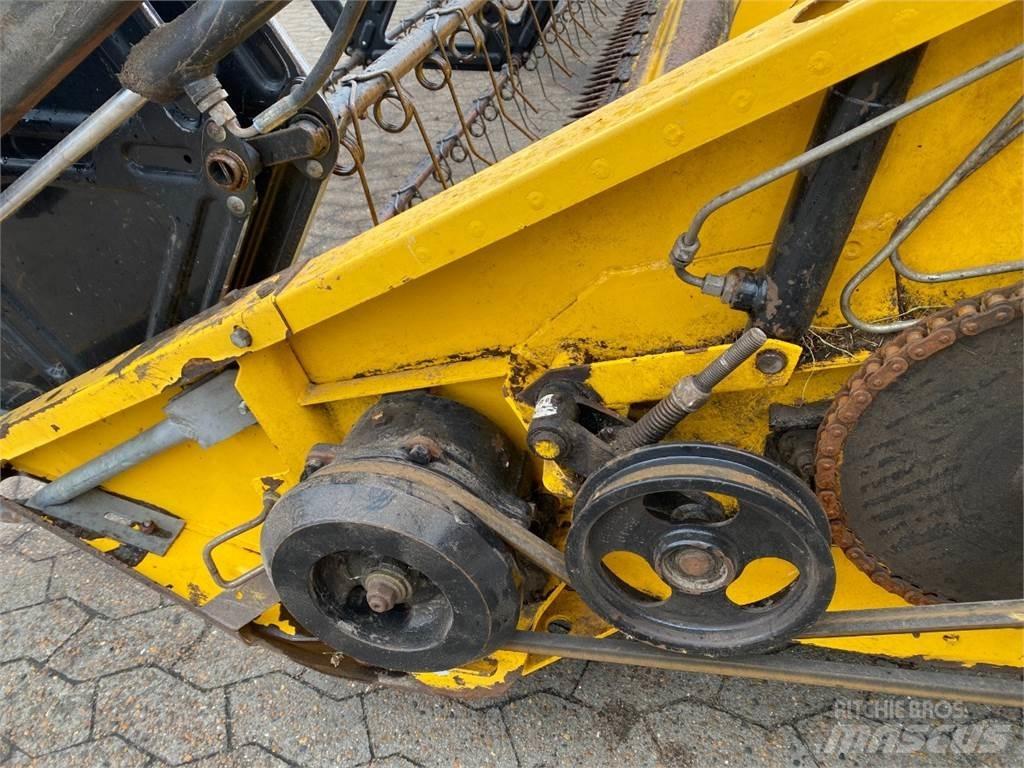 New Holland 24 Dodatna oprema za kombajne