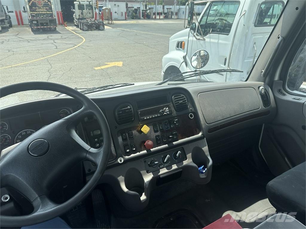 Freightliner M2 106 Traktorske jedinice