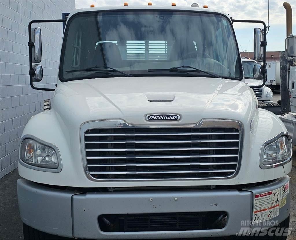 Freightliner M2 106 Kamioni sa otvorenim sandukom