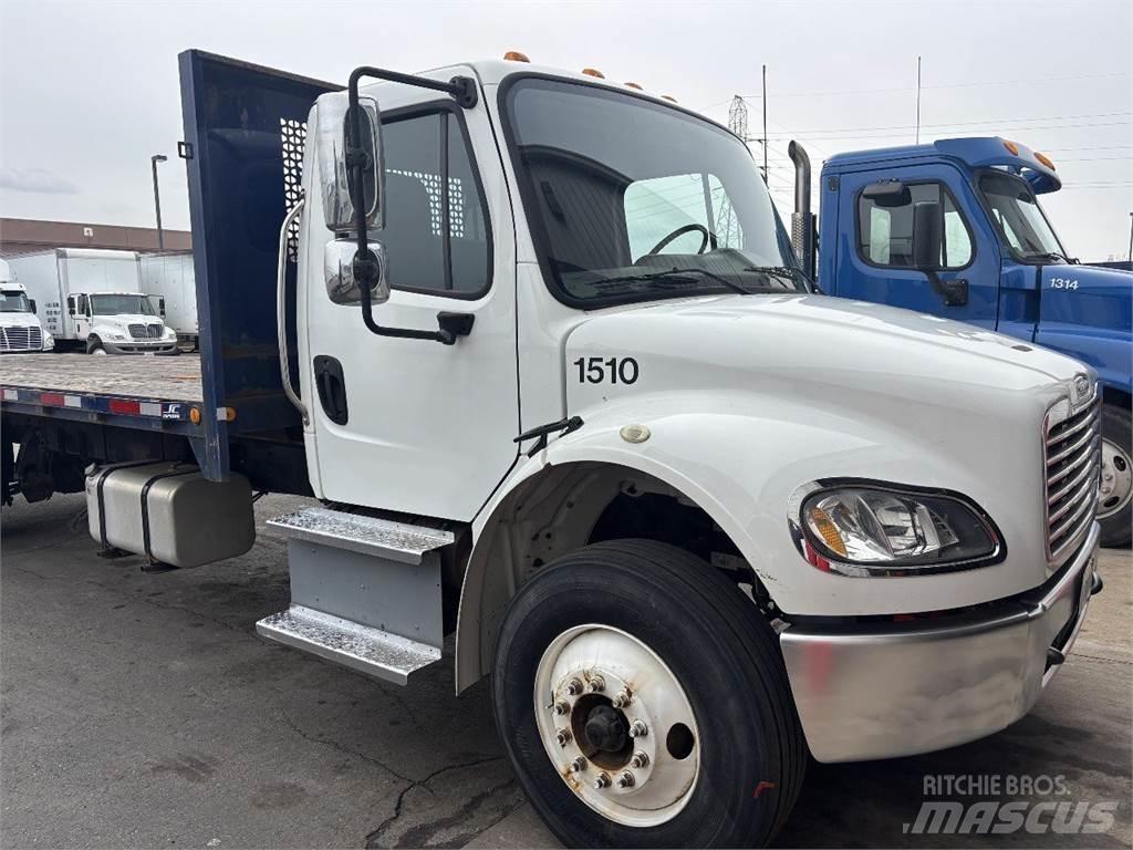 Freightliner M2 106 Kamioni sa otvorenim sandukom