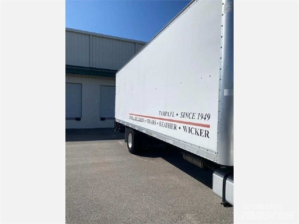 Freightliner M2 106 Sanduk kamioni