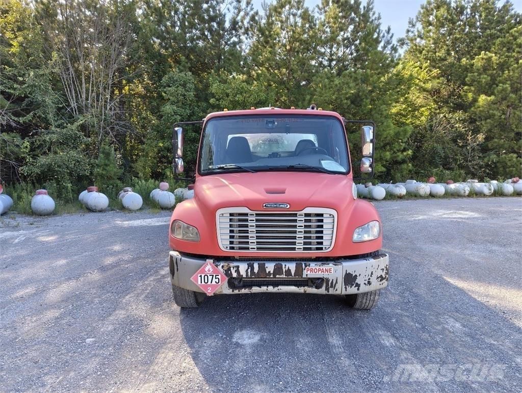 Freightliner M2 106 Ostali kamioni