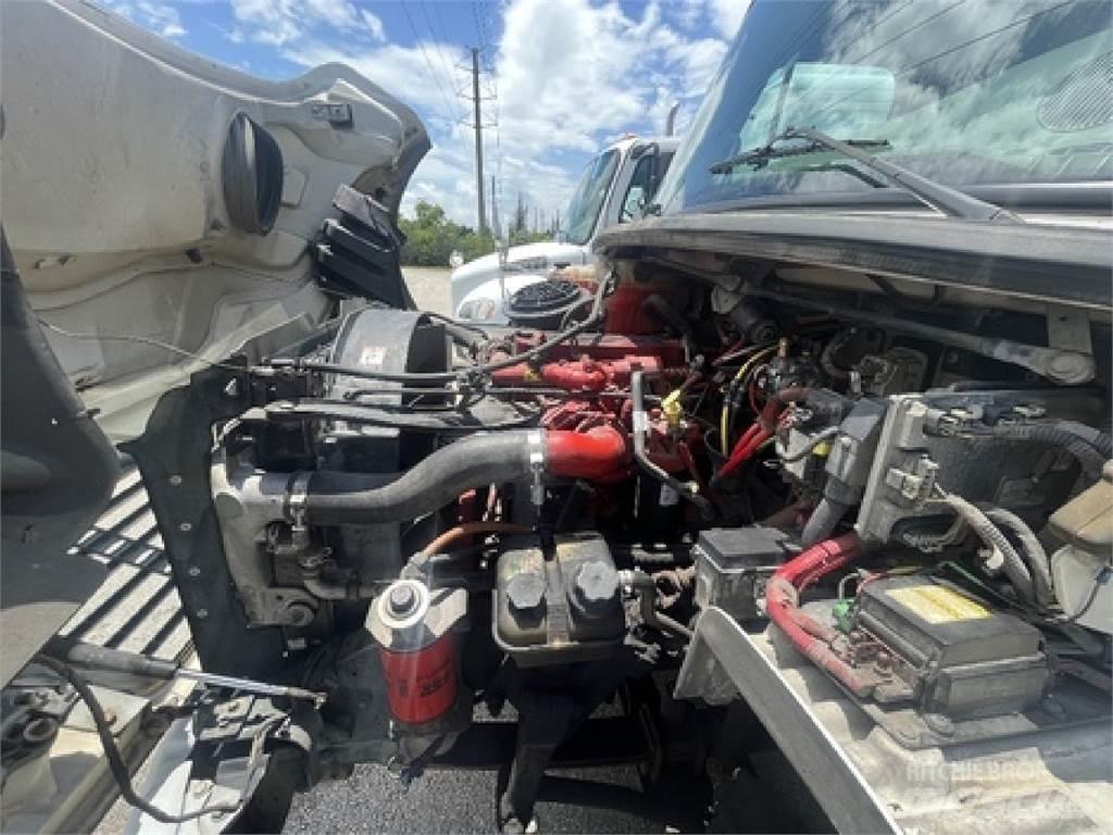 Freightliner M2106 Kamioni za prijevoz pića