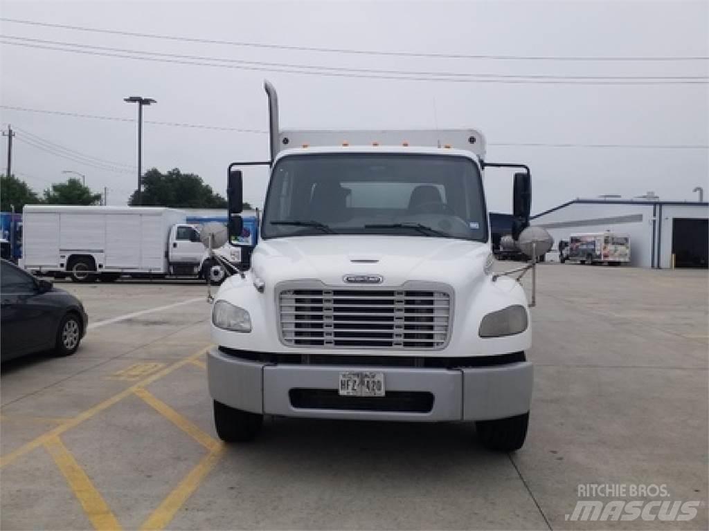 Freightliner M2106 Kamioni za prijevoz pića