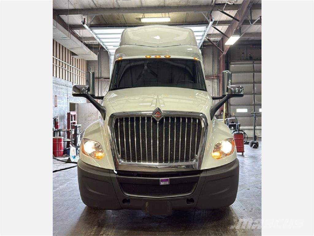 International LT625 Traktorske jedinice