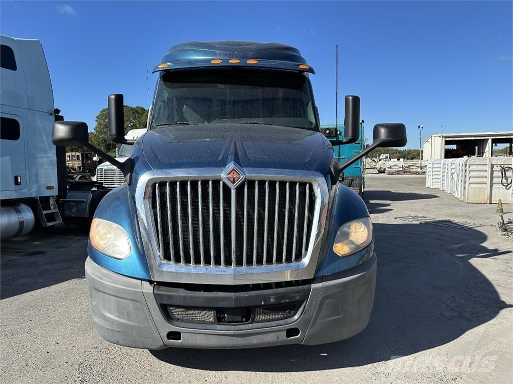 International LT625 Traktorske jedinice