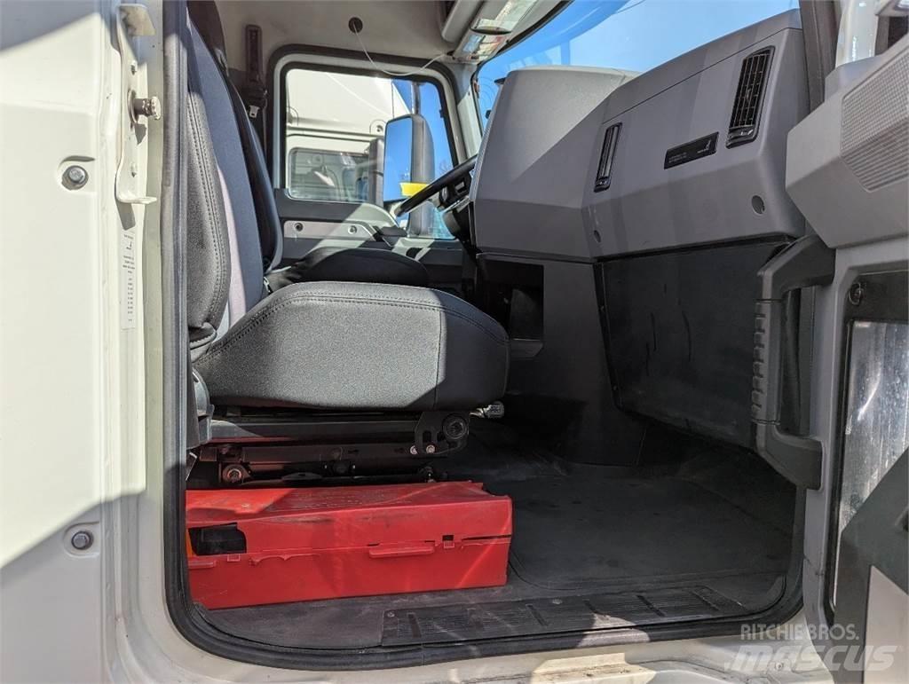 Mack AN64T Traktorske jedinice