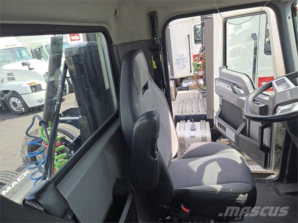 Mack AN64T Traktorske jedinice