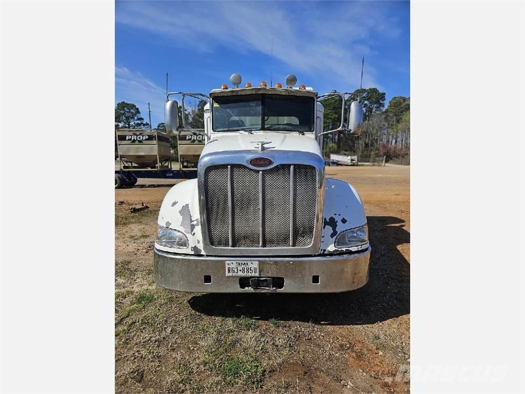 Peterbilt 384 Traktorske jedinice