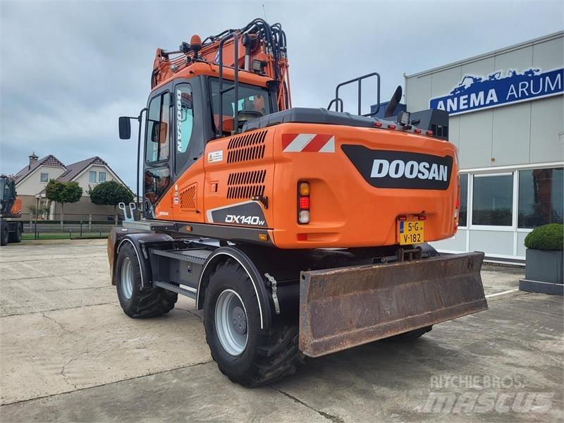 Doosan DX140W-5 Bageri na kotačima