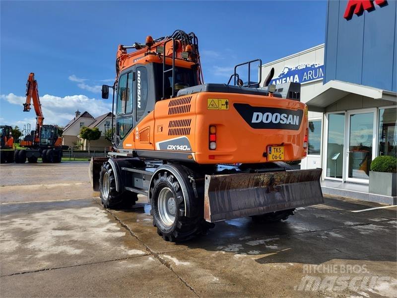 Doosan DX140W-5 Bageri na kotačima