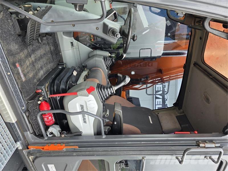 Doosan DX170W-5 Bageri na kotačima