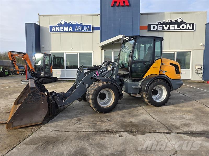 GiANT V761 Utovarivači na kotačima