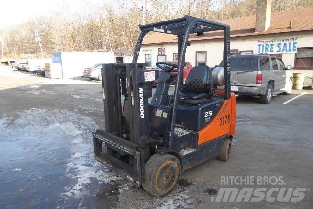 Doosan GC25P-5 Viličari - ostalo