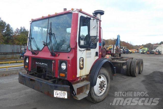 Mack MR688S Kamioni-šasije