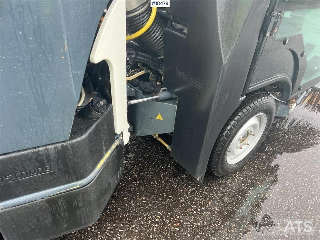 Boschung S2 sweeper Kamioni za čišćenje ulica