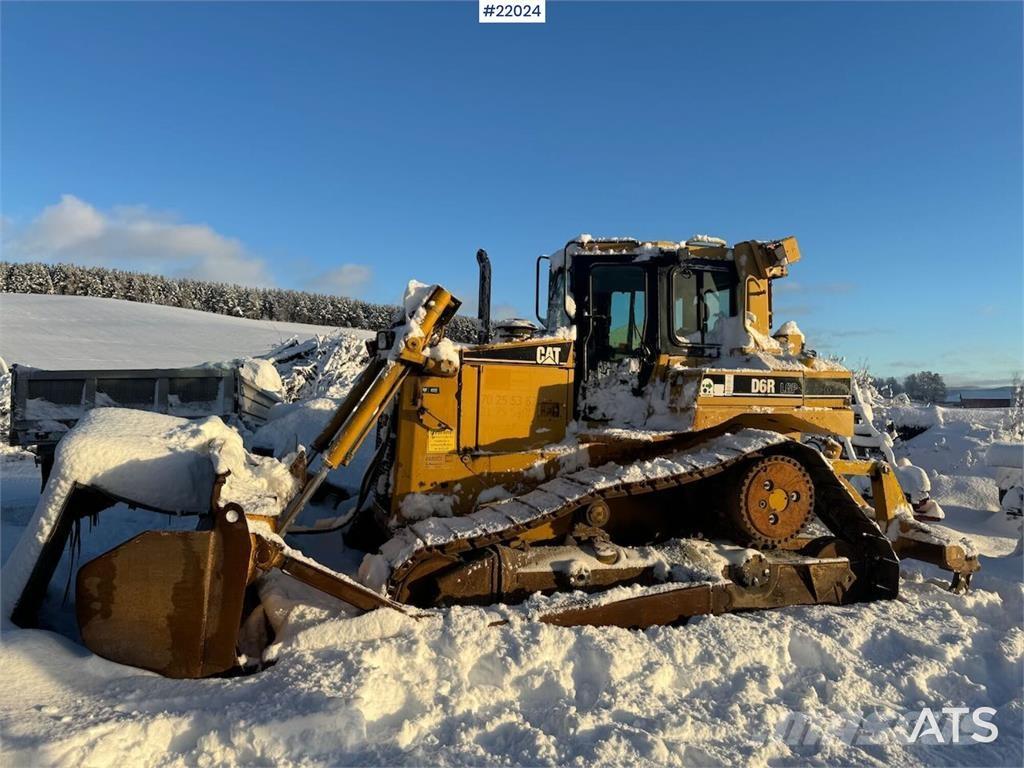 CAT D6R Buldožeri gusjeničari