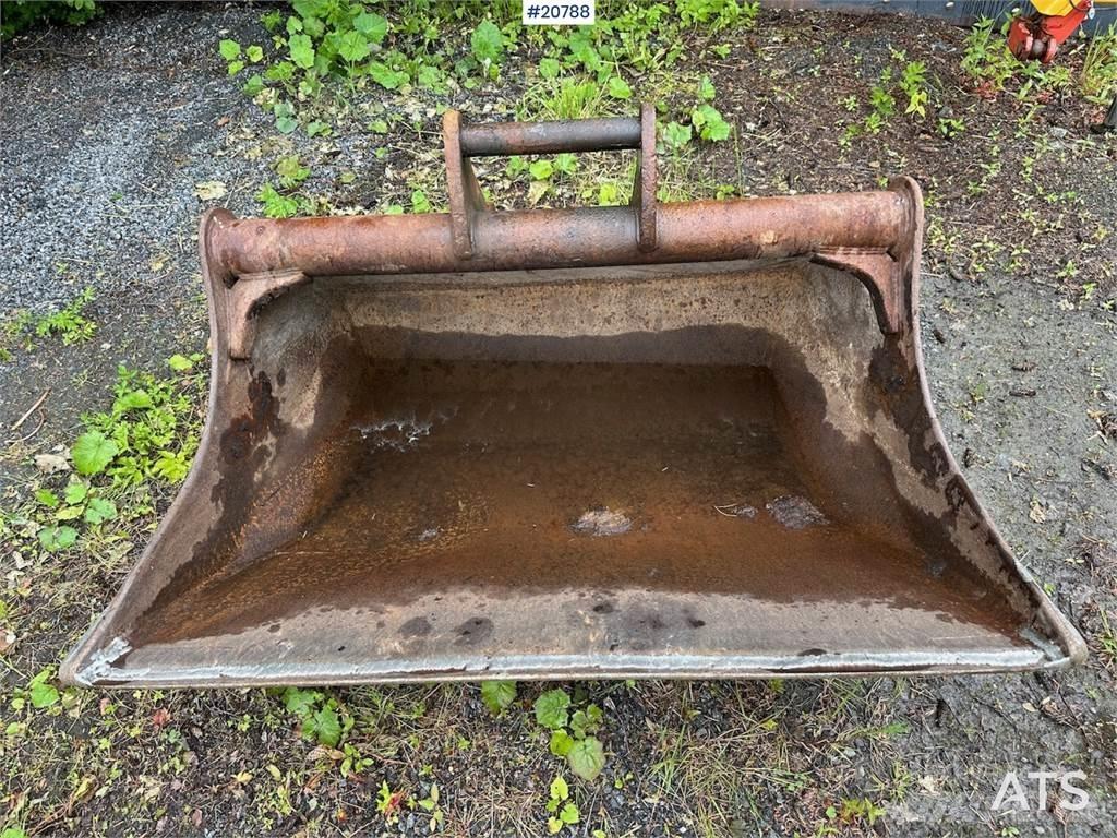New Holland ST 135 Bageri gusjeničari