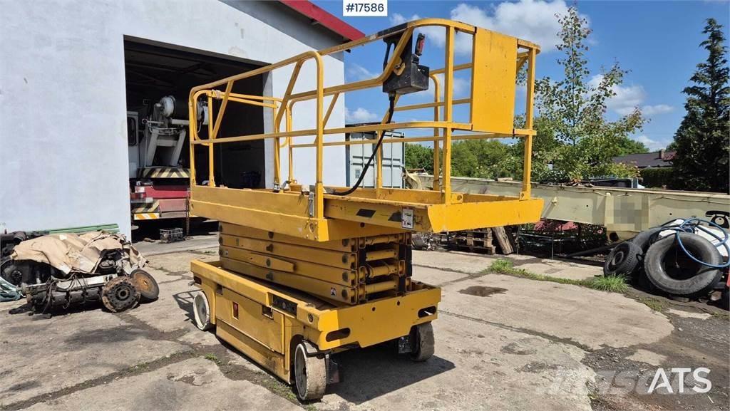 Haulotte Compact 12 Škaraste platforme