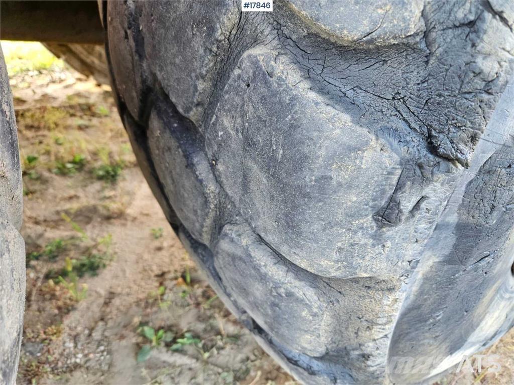 Volvo A 30 Zglobni demperi