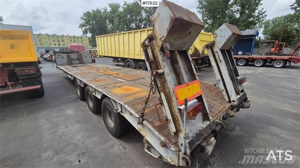 Zremb NS 300 Nisko-utovarne poluprikolice