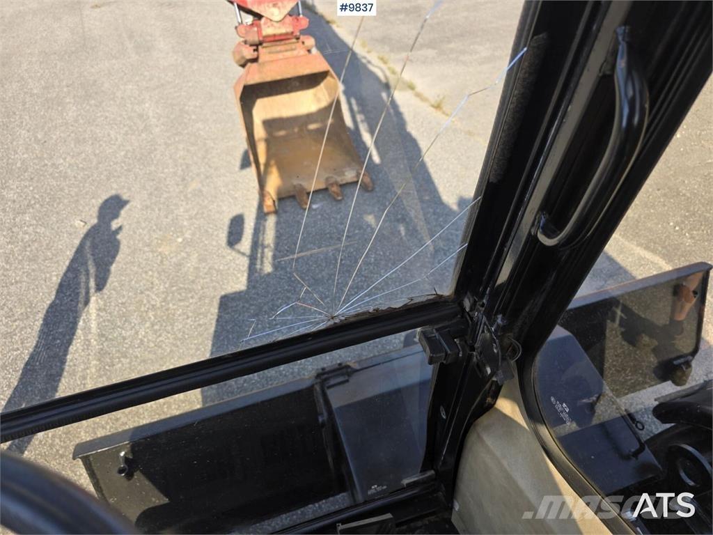 CAT M315 Bageri na kotačima