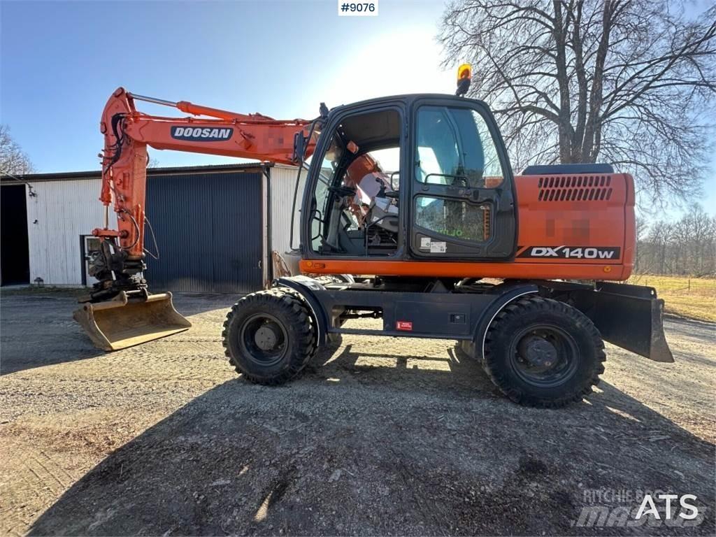 Doosan DX140W Bageri na kotačima