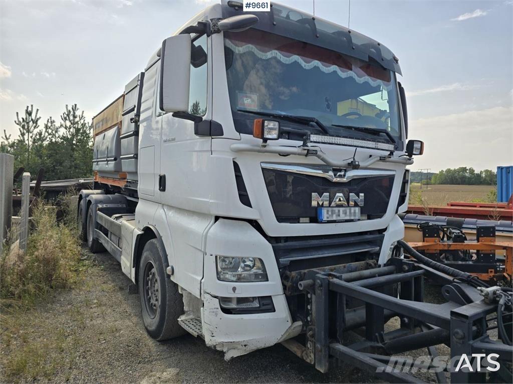 MAN TGX 25.500 Rol kiper kamioni s kukama za dizanje