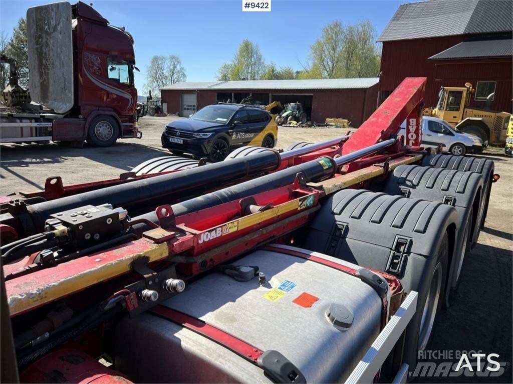 Scania G490 Rol kiper kamioni s kukama za dizanje