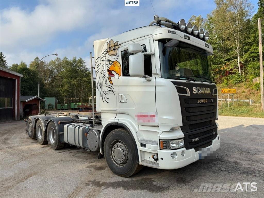 Scania R560 8X4 Rol kiper kamioni s kukama za dizanje