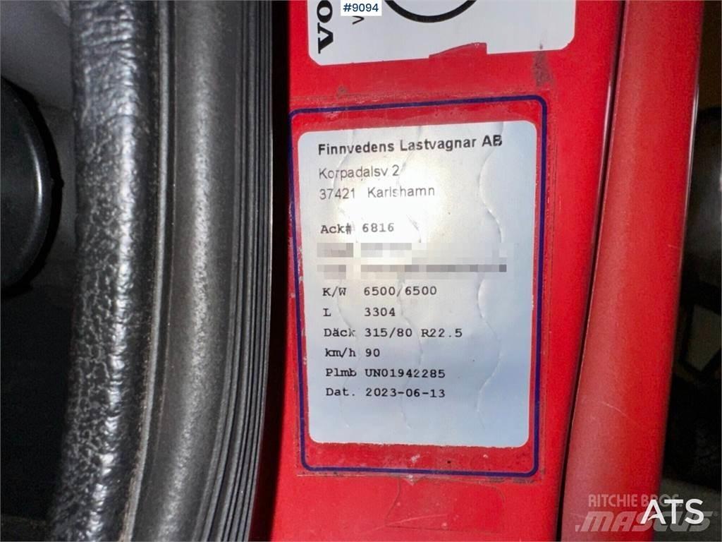 Volvo FL12 Rol kiper kamioni s kukama za dizanje