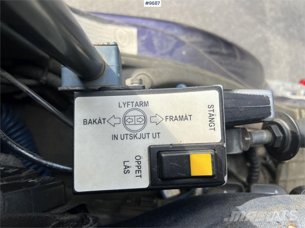 Volvo FM-380 6*2 Rol kiper kamioni s kukama za dizanje