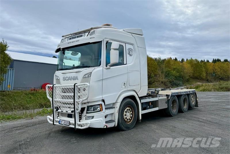 Scania R500 Rol kiper kamioni s kukama za dizanje