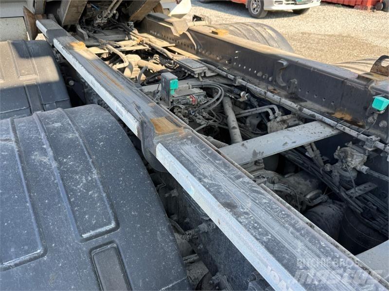 Volvo FH Rol kiper kamioni s kukama za dizanje