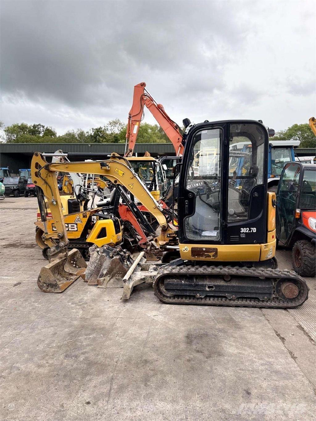CAT 302.7 DCR Mini bageri <7t