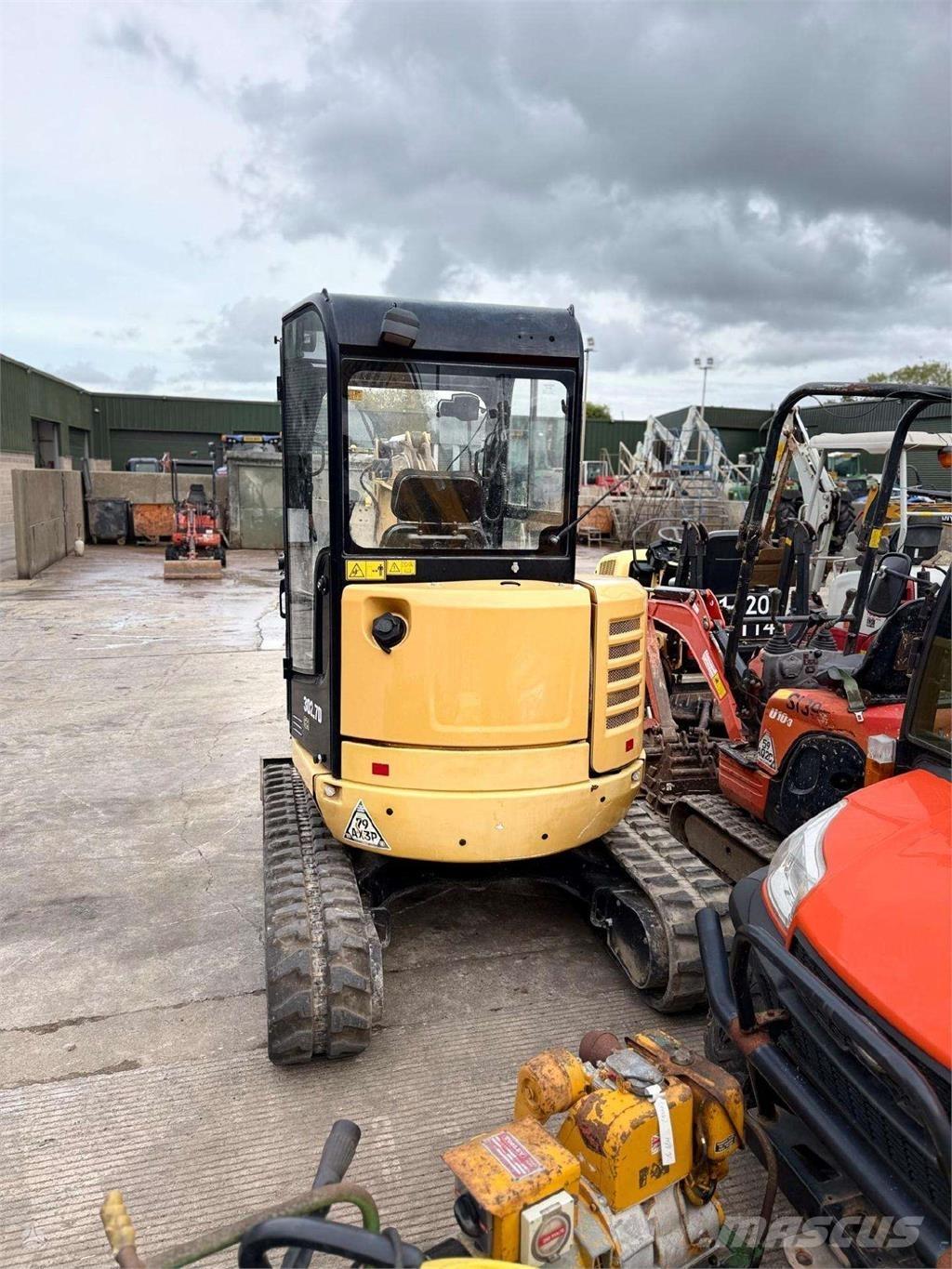 CAT 302.7 DCR Mini bageri <7t