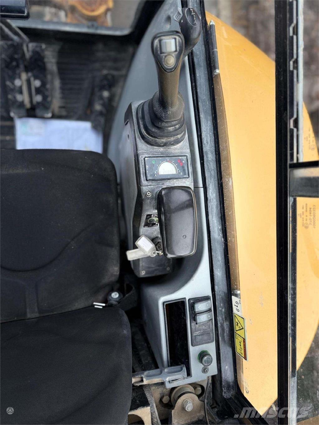 CAT 302.7 DCR Mini bageri <7t