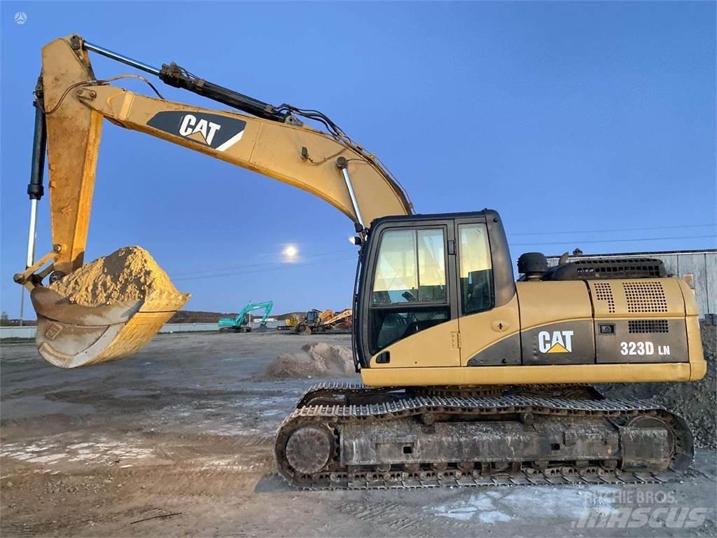 CAT 323 DLN Bageri gusjeničari