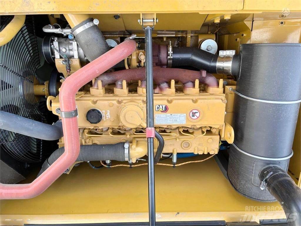 CAT 323D3 Bageri gusjeničari