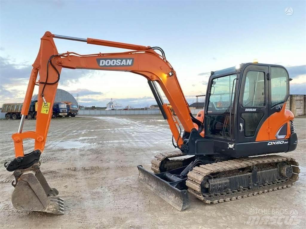 Doosan DX 60 C Mini bageri <7t