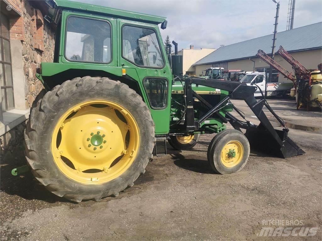John Deere 2030 Traktori