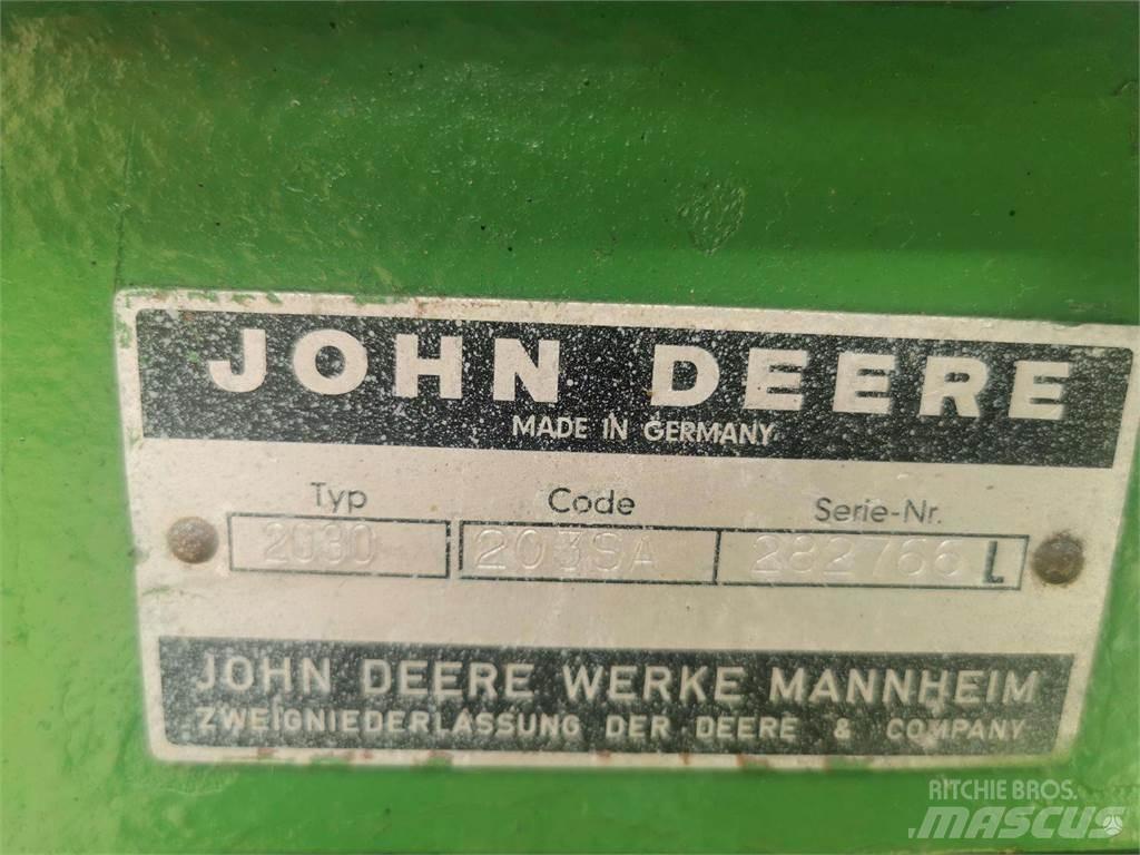 John Deere 2030 Traktori