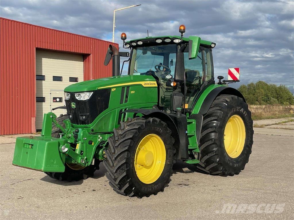 John Deere 6R 250 Traktori