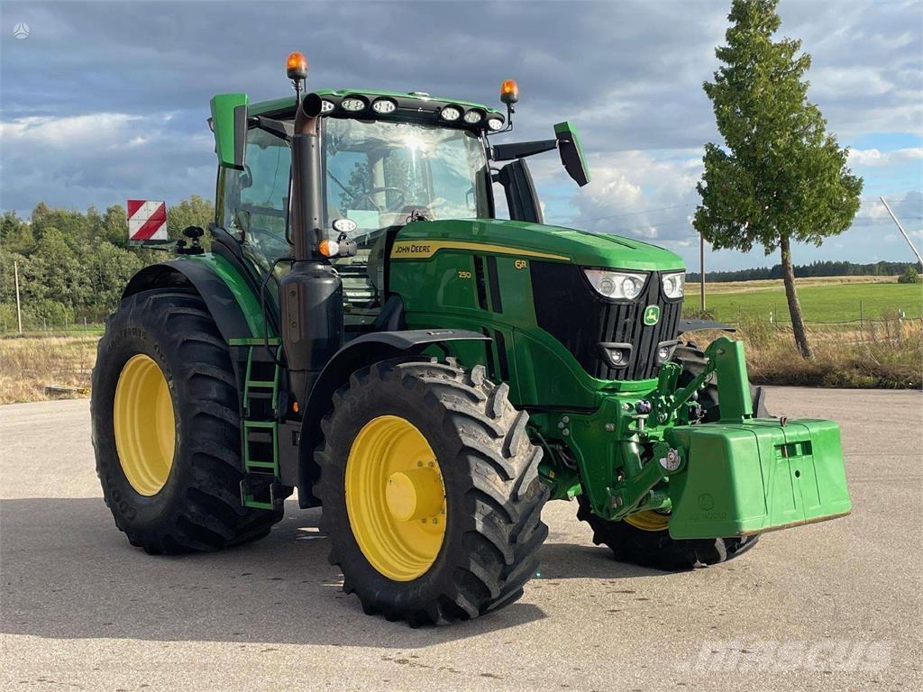 John Deere 6R 250 Traktori