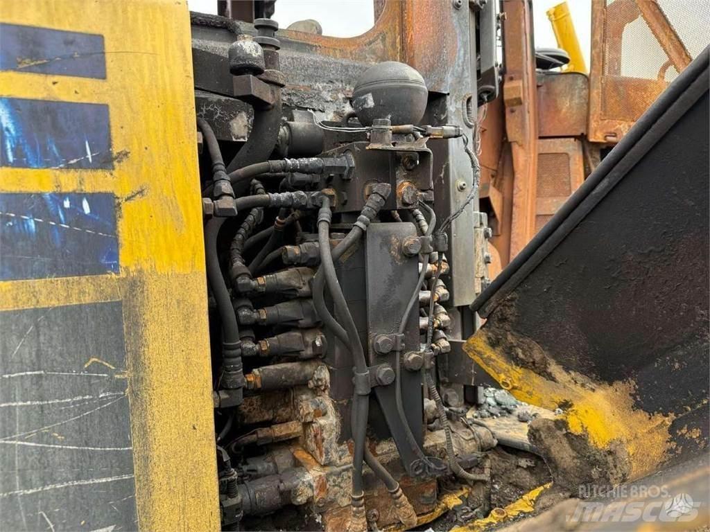 Komatsu D65WX-18 Buldožeri gusjeničari