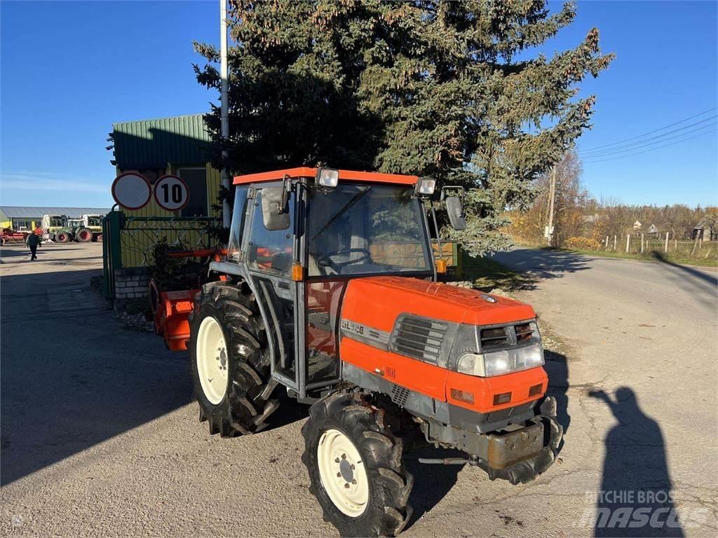 Kubota GL320 Traktori