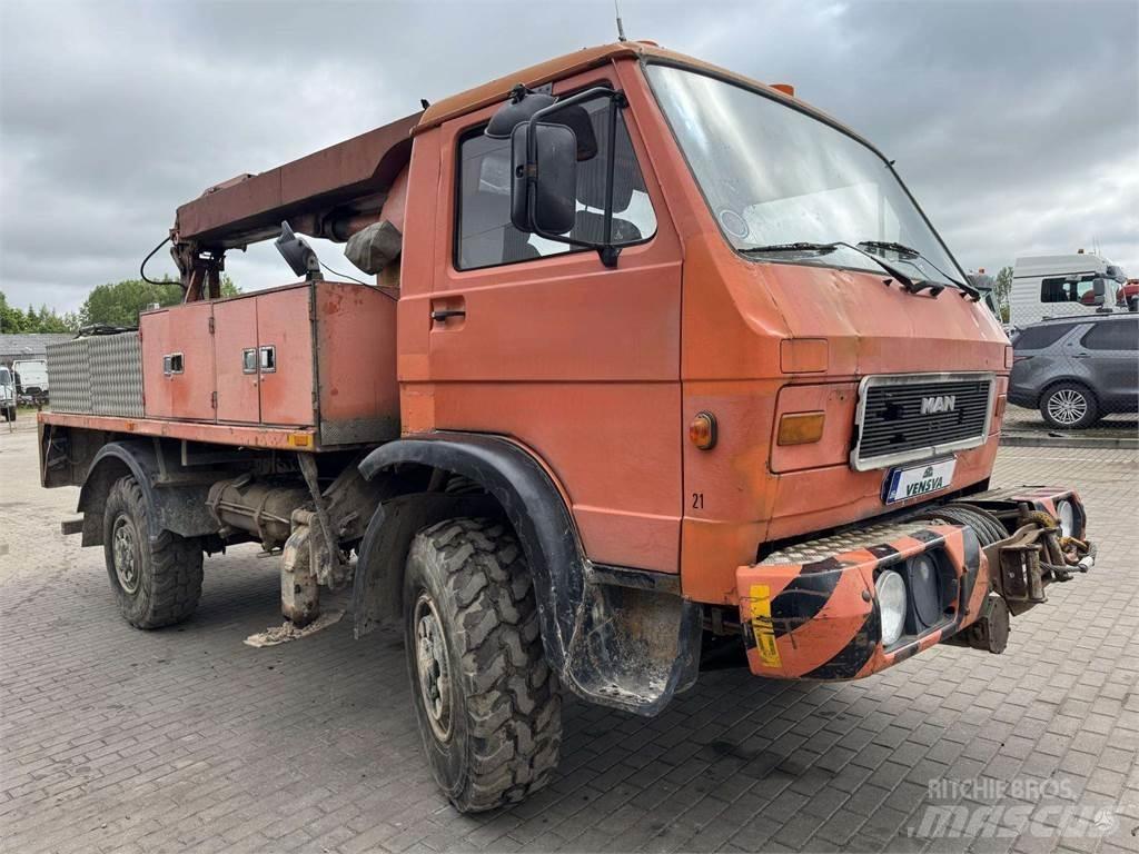 MAN 9.150 4x4 14m. Auto košare