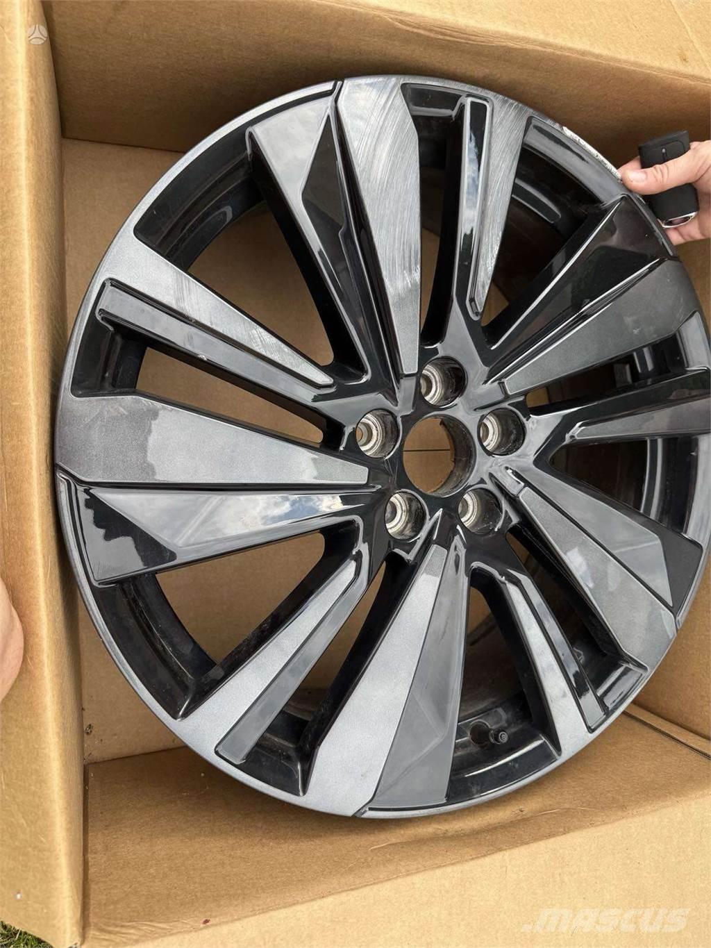 Peugeot 3008 Gume, kotači i naplatci