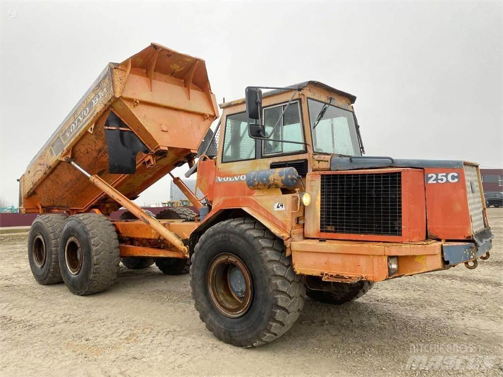 Volvo A25C , Nr.1 Zglobni demperi